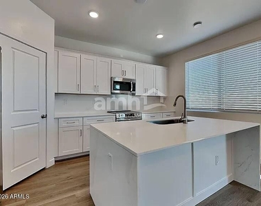 4536 S 98th Ln Street - Photo Thumbnail 10