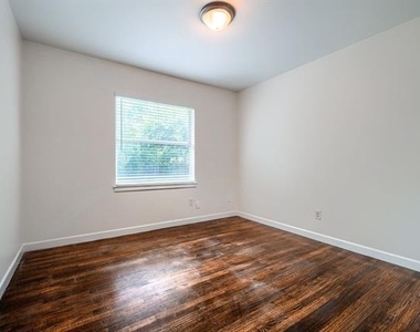 10628 Benbrook Drive - Photo Thumbnail 16