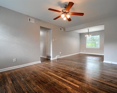 10628 Benbrook Drive - Photo Thumbnail 11