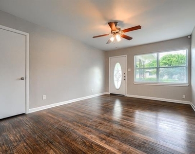 10628 Benbrook Drive - Photo Thumbnail 2