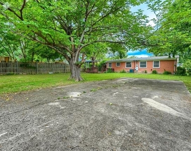 10628 Benbrook Drive - Photo Thumbnail 25