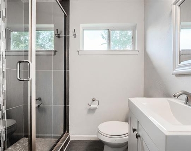 10628 Benbrook Drive - Photo Thumbnail 12