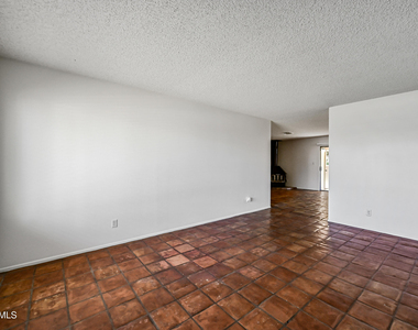 1252 E El Parque Drive - Photo Thumbnail 1