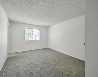 1252 E El Parque Drive - Photo Thumbnail 11
