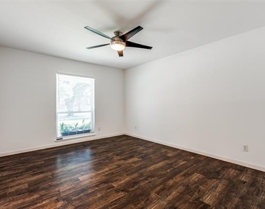 1300 Pioneer Lane - Photo Thumbnail 12