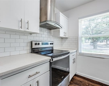 1300 Pioneer Lane - Photo Thumbnail 9