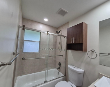 5545 N Lakewood Circle N - Photo Thumbnail 19