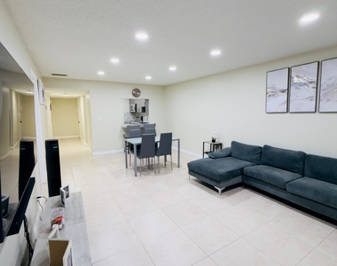 5545 N Lakewood Circle N - Photo Thumbnail 5
