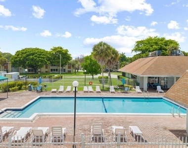5545 N Lakewood Circle N - Photo Thumbnail 16