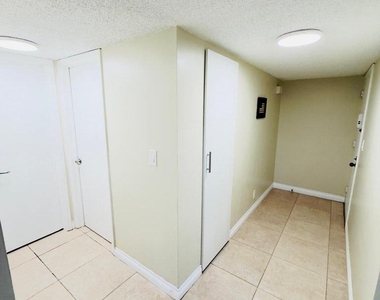5545 N Lakewood Circle N - Photo Thumbnail 11