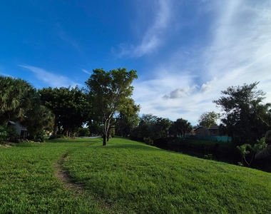 5545 N Lakewood Circle N - Photo Thumbnail 24