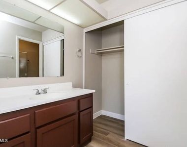 6627 S 44th St Street - Photo Thumbnail 5
