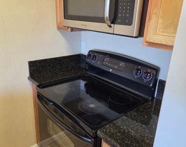 1241 N 48th Street - Photo Thumbnail 3