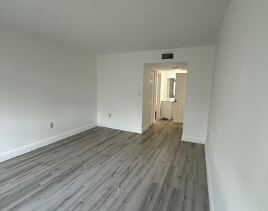 4324 Nw 9th Avenue - Photo Thumbnail 8