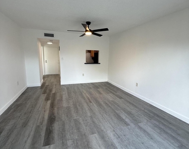 4324 Nw 9th Avenue - Photo Thumbnail 1