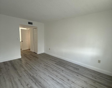 4324 Nw 9th Avenue - Photo Thumbnail 9