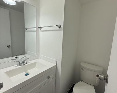 4324 Nw 9th Avenue - Photo Thumbnail 14