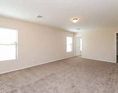 7811 S 63rd Dr, Drive S - Photo Thumbnail 7