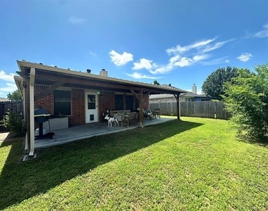 6809 Bear Hollow Lane - Photo Thumbnail 9
