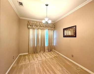 2102 Central Park Drive - Photo Thumbnail 2