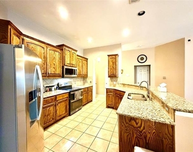 2102 Central Park Drive - Photo Thumbnail 12