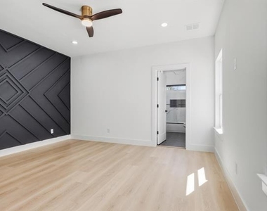 2534 Lowery Street - Photo Thumbnail 9