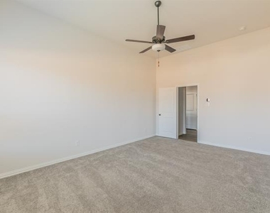 1000 S Hill Drive - Photo Thumbnail 13