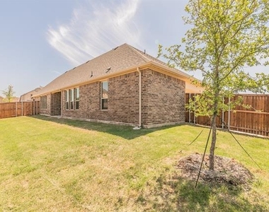 1000 S Hill Drive - Photo Thumbnail 35