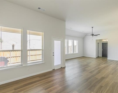 1000 S Hill Drive - Photo Thumbnail 20
