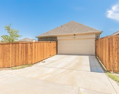 1000 S Hill Drive - Photo Thumbnail 37