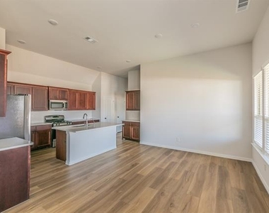 1000 S Hill Drive - Photo Thumbnail 6