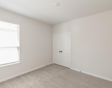 1000 S Hill Drive - Photo Thumbnail 23