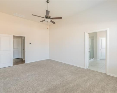 1000 S Hill Drive - Photo Thumbnail 12