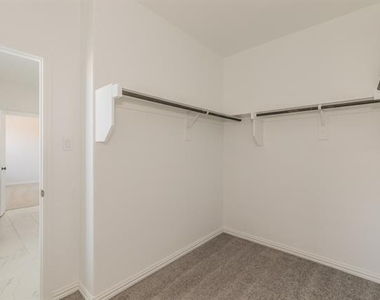 1000 S Hill Drive - Photo Thumbnail 18