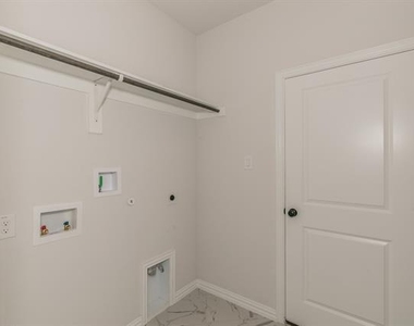 1000 S Hill Drive - Photo Thumbnail 19