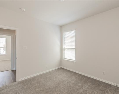 1000 S Hill Drive - Photo Thumbnail 24