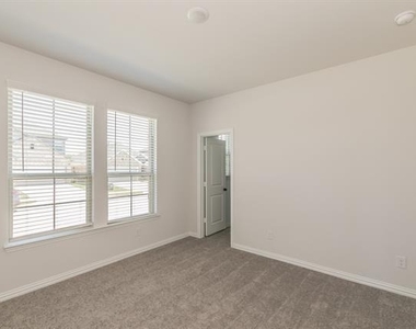 1000 S Hill Drive - Photo Thumbnail 28