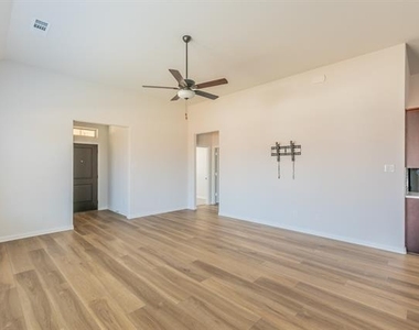 1000 S Hill Drive - Photo Thumbnail 3