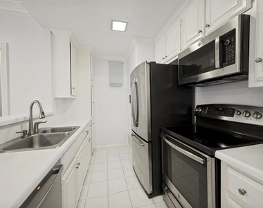 5907 Hillcrest Avenue - Photo Thumbnail 5