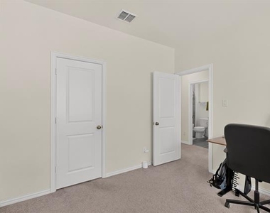 605 Friendswood - Photo Thumbnail 24