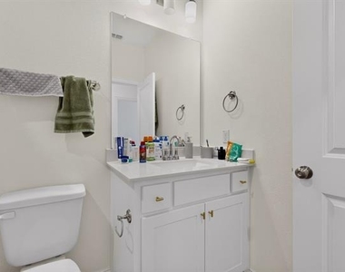 605 Friendswood - Photo Thumbnail 13