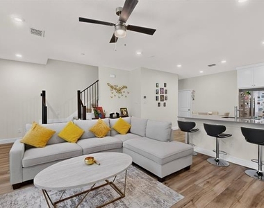 605 Friendswood - Photo Thumbnail 6