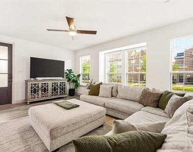 3720 Dutchess Drive - Photo Thumbnail 6
