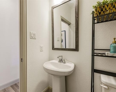 3720 Dutchess Drive - Photo Thumbnail 15