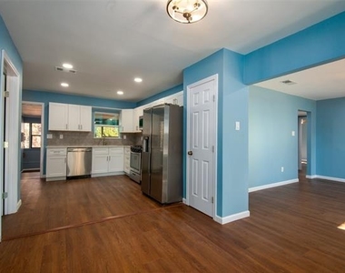 1701 Merrywood Way - Photo Thumbnail 11