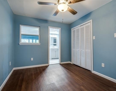 1701 Merrywood Way - Photo Thumbnail 19