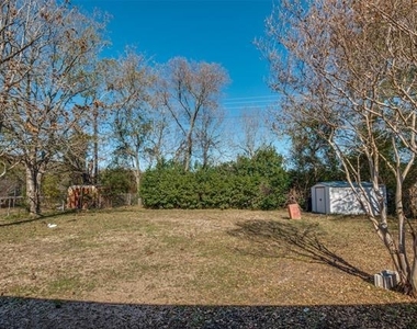 1701 Merrywood Way - Photo Thumbnail 23