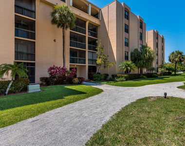 2255 Lindell Boulevard - Photo Thumbnail 25