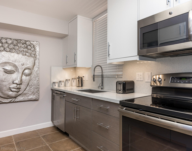 2255 Lindell Boulevard - Photo Thumbnail 12