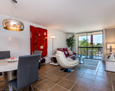 2255 Lindell Boulevard - Photo Thumbnail 3